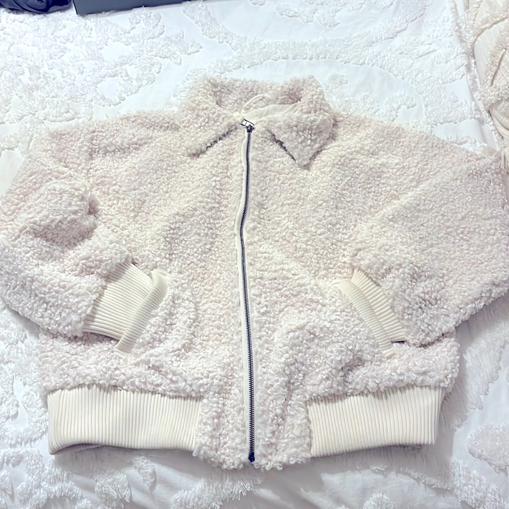 Universal thread Cream Jacket